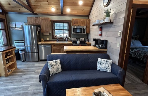 Glenfield Cabin | Cozy Private Creekside Cabin, Fishing and Hiking Nearby, Pet Friendly!