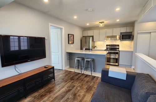 Markham House | Cozy Private Detached entire Coach House