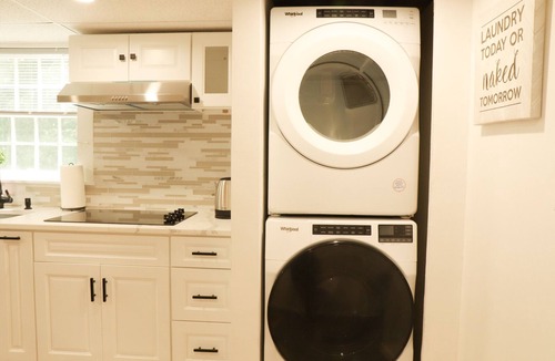 Westwood Apartment | Cozy Private Garden Suite near Gillette Stadium,Boston/BBQ/Parking/Walk to Train