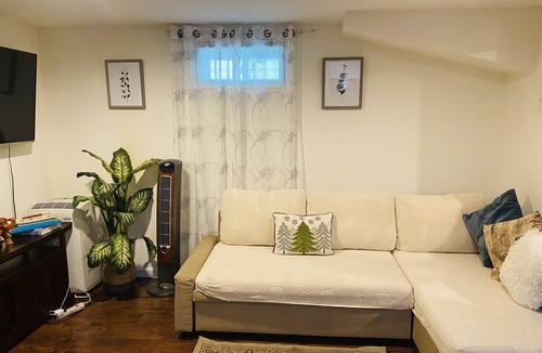 Queens Apartment | Cozy & Private One Bedroom Apartment-