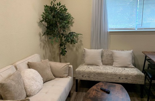 Louetta Condo | Cozy, private, pet friendly 2 bed home in Spring