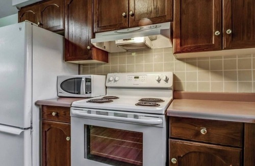 St. Catharines House | Cozy private room in St. Catharines near Brock and 4th Ave