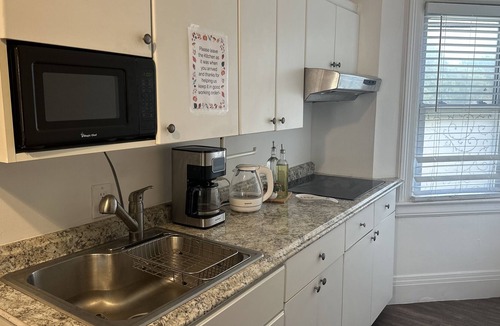 Englewood House | Cozy Private Room "A "WIFI