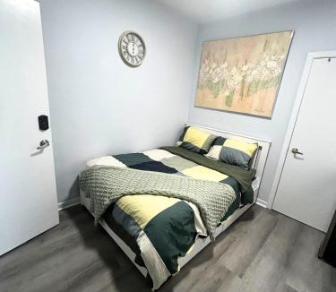 Rockcliffe - Smythe House | Cozy Private Room Near Downtown Toronto