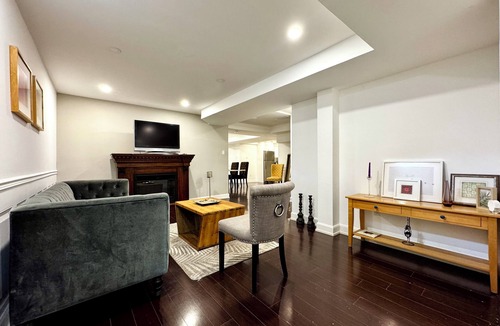 Aurora House | Cozy, Private & Spacious Basement In Aurora