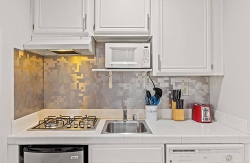 Palm Springs Apartment | Cozy private studio in serene Cathedral City with AC and Balcony