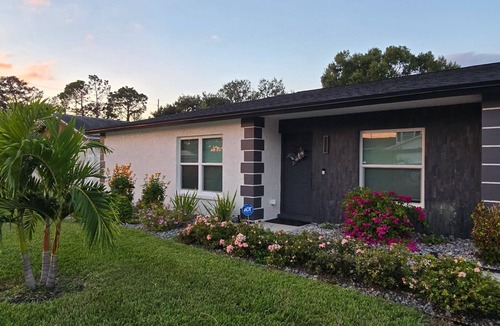 Bloomingdale Apartment | Cozy Private Studio Minutes Away To Tampa Close to Everything !