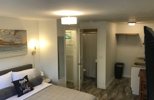 Lower Greenville House | Cozy Private Studio - near SMU w Private Parking