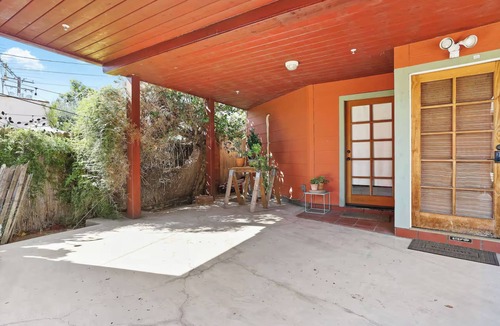 Lucerne - Higuera House | Cozy & Private Studio in Culver City w/Parking