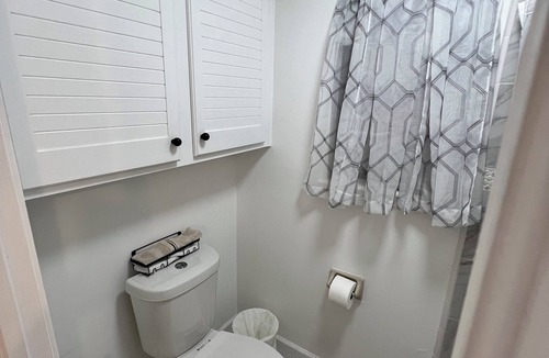 South Tulsa House | Cozy private suite, amenities. 5 min Saint Francis Hospital, Woodland Hills mall
