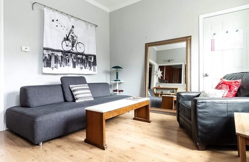 Kirkendall North Bed & Breakfast | Cozy Private Suite in the heart of Downtown Hamilton