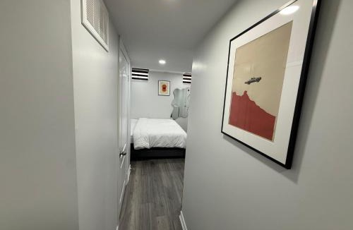 Brampton Apartment | Cozy Private Two-Level Suite In Brampton With Separate Entrance And Living Area on Main Floor