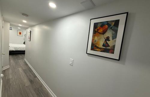 Brampton Apartment | Cozy Private Two-Level Suite In Brampton With Separate Entrance And Living Area on Main Floor