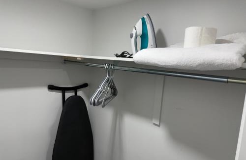 Brampton Apartment | Cozy Private Two-Level Suite In Brampton With Separate Entrance And Living Area on Main Floor