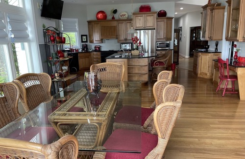 Lancaster House | Cozy, Private Water Front Home with Long Pier