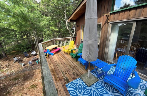 Gravenhurst Ski Chalet | Cozy Private Waterfront Cottage