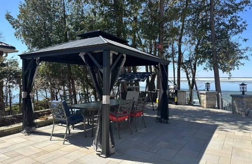 Brock Cottage | Cozy Private Waterfront Cottage at Lake Simcoe