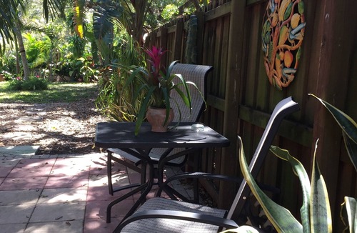 Riverside Park Apartment | Cozy & private with private yard