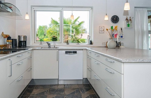 Grenaa House | Cozy Property by Beach
