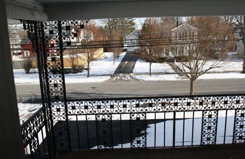Medina Apartment | Cozy, Quaint, entire 1 Bedroom Apt.