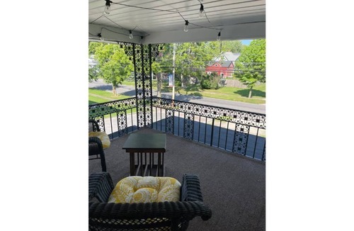 Medina Apartment | Cozy, Quaint, entire 1 Bedroom Apt.