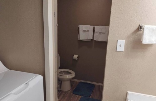 Fort Worth House | Cozy & Quant: Spacious 3-bedroom townhome in delightful Fort Worth, with AC