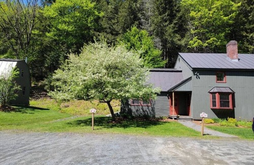 West Hartford Cabin | Cozy Quechee Cabin near Woodstock and Skiing w/woodstove and all the amenities