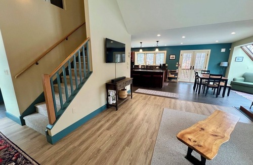 Quechee House | Cozy Quechee Getaway. Close to everything!