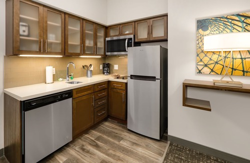Bricktown Apartment | Cozy Queen Studio | Pool Access + Free Breakfast