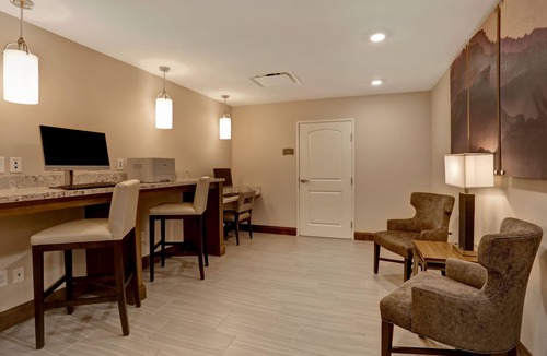 Overland Park Apartment | Cozy Queen Studio w/Full Kitchen, Overland Park