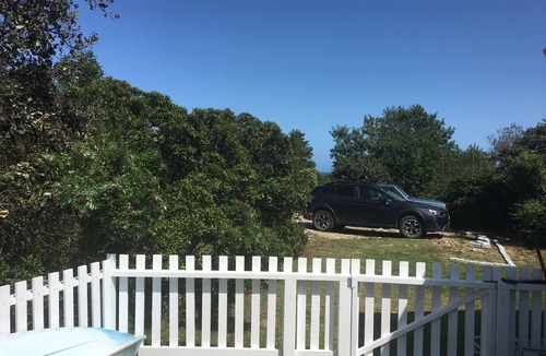 Quidnet House | Cozy Quidnet Cottage