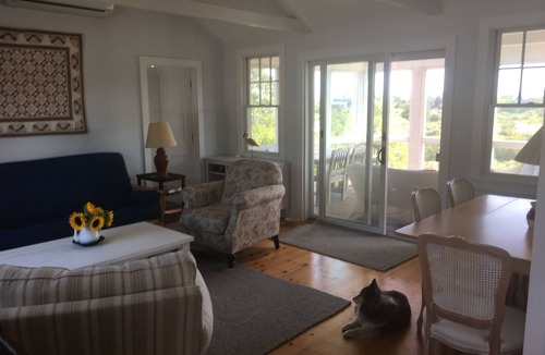 Quidnet House | Cozy Quidnet Cottage