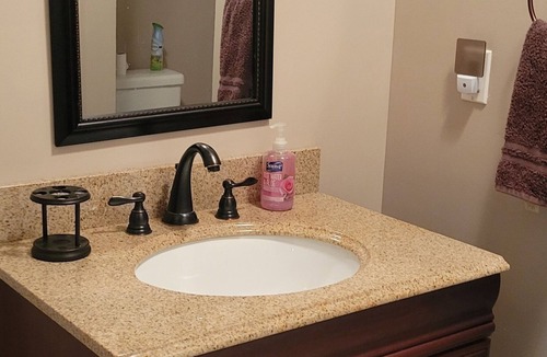 Appomattox House | Cozy & quiet 1 Bedroom apartment with pool table and big screen TV.