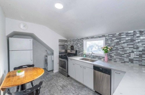 Fort Lee Apartment | Cozy & Quiet 2 Bed Apt 20 Minutes to NYC