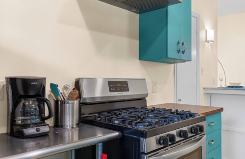 College Station House | Cozy Quiet 2-bedroom Home. Quick access to Rellis, Legends Events, Kyle Field.