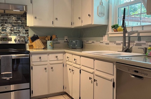 Dothan House | Cozy, Quiet 3 Bed 2 Bath Home with Private Pool!