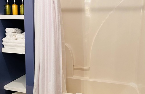 Havertown Apartment | Cozy Quiet Apt in Suburbs - Very Walkable Area