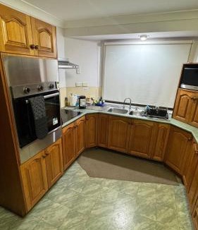 Brighton House | Cozy Quiet Beach room R2