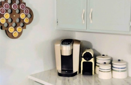 Old Town House | COZY- Quiet Cottage Pets Kitchen