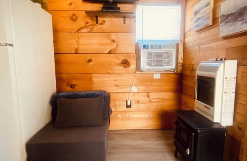 Redford Cabin | Cozy quiet country getaway just minutes from the Current River