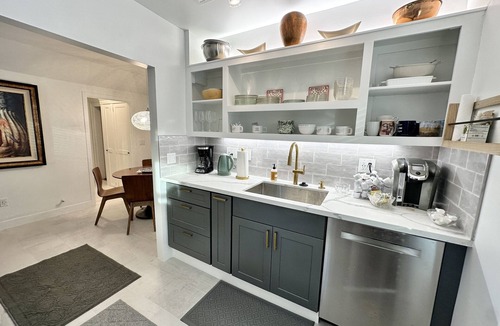 Washington Ave./ Memorial Park House | Cozy Quiet Home! PET FRIENDLY! Fall 2025 Special!