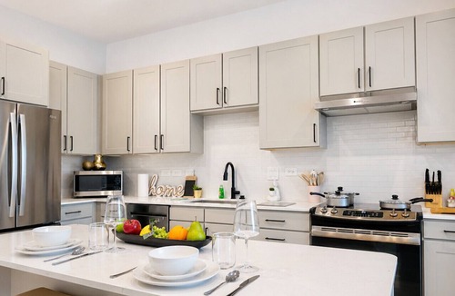 Sherman Apartment | Cozy & Quiet Home w/Pool, Gym, W/D WorkerFriendly