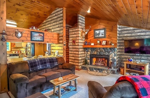 Town of Webb House | Cozy, Quiet Old Forge Getaway, just Minutes from The Fulton Chain Lakes