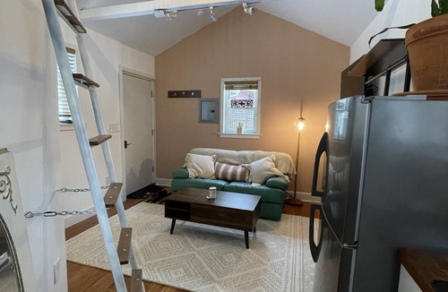 Sellwood-Moreland Apartment | Cozy, quiet & private loft studio
