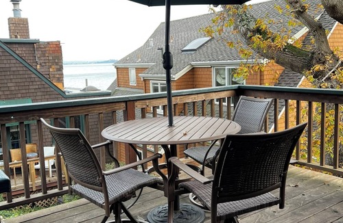 Sausalito Cottage | Cozy quiet & relaxing hide-a-way in the heart of Sausalito's ‘Hurricane Gulch.’