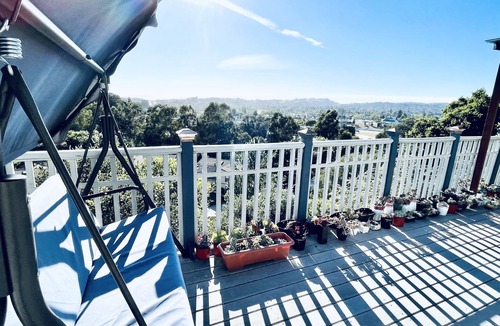 Fairview Apartment | Cozy &Quiet/Safe Pvt Studio/Projector/free parking