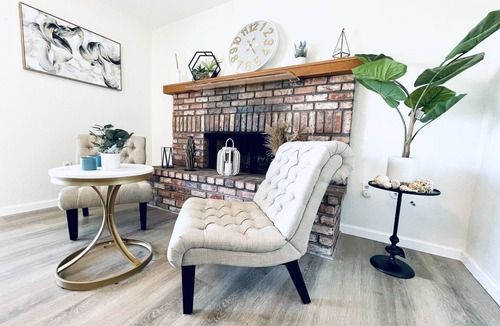 Fairview Apartment | Cozy &Quiet/Safe Pvt Studio/Projector/free parking