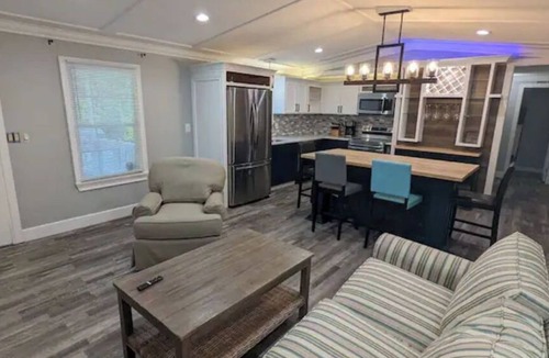 Ferry Pass House | Cozy, quiet, simple