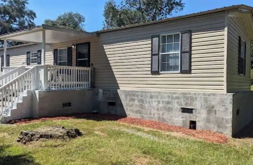 Ferry Pass House | Cozy, quiet, simple