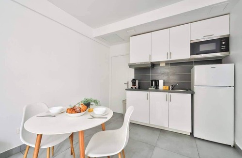 Centre Apartment | Cozy Quiet Studio in Nanterre – Near La Defense